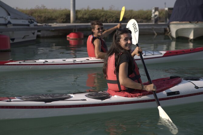 2 Hour Night Kayak Tour in Venice, premium experience with sunset - The guide’s role: from canal views to nature notes