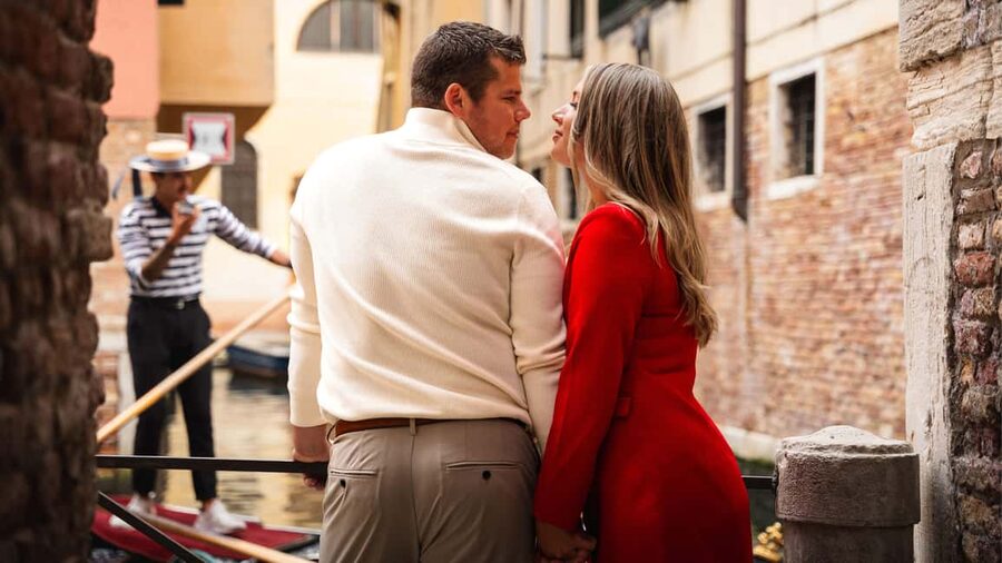 A Unique Photoshoot in Venice - Timing, Meeting Point, and Avoiding Photo Stress
