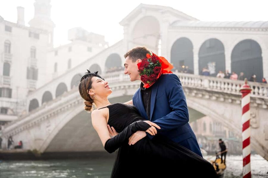 A Unique Photoshoot in Venice - Optional Add-Ons: Gondola, Burano, Lido, and Makeup