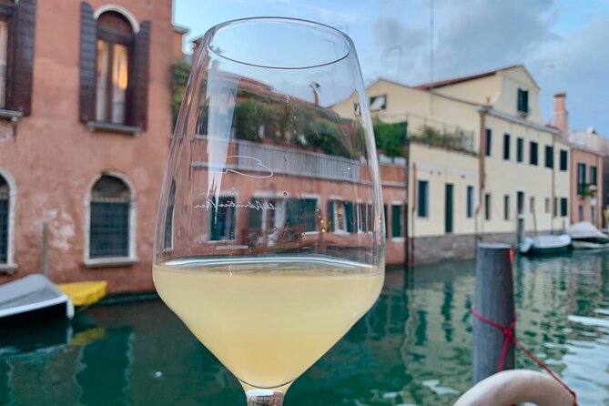 A Venetian Evening: Wine Tasting and Cicchetti with a Local Guide - Why Dorsoduro and the Frari wine-bar zone is such a good choice