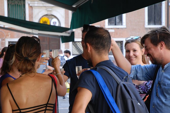 A Venetian Evening: Wine Tasting and Cicchetti with a Local Guide - Pacing and walking: how to avoid feeling rushed
