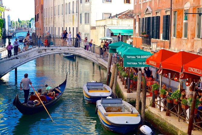 Afternoon in Venice : Basilica + Doge's Palace + Gondola - Ateliers break and gondola voucher handoff: where schedules collide with lines