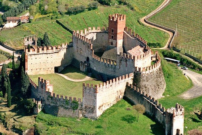 Amarone & Soave Wine Tour with Sommelier – Visit Verona - Valpolicella and Amarone Stop: Red Wine Tastings in Producer Country