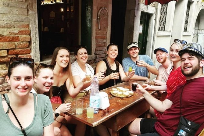 Bacaro Tour Unblended: A Pure Venice Foodie Experience - Stop 1 and the back-streets approach: start where locals actually linger