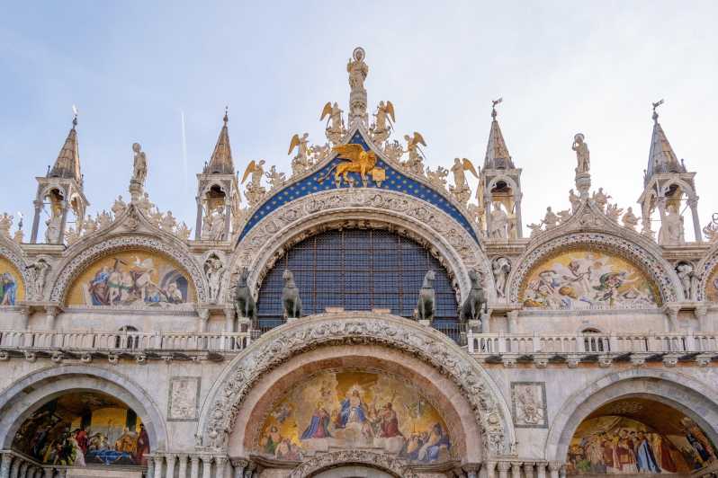 Basilica and Doge's Palace tour with Lunch & Murano - Doge’s Palace walkthrough: opulent rooms, grand staircases, and the Bridge of Sighs