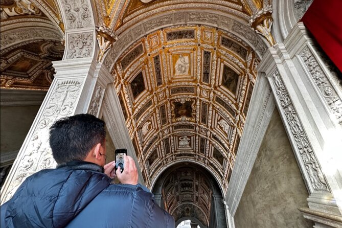 Best Of Venice: Saint Mark's Basilica, Doges Palace with Guide and Gondola Ride - A tight 3.5-hour plan for Venice’s biggest icons