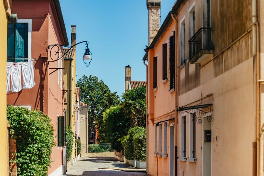 Boat Trip: Glimpse of Murano, Torcello & Burano Islands - Accessibility and who should consider this format