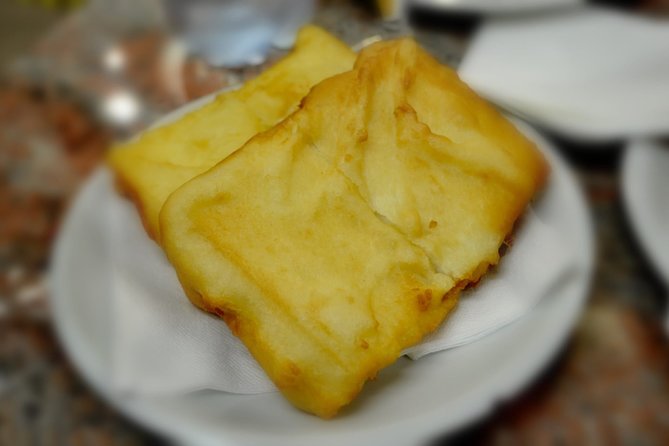 Brunetti's Venice: A Culinary Journey Through Leon's Mysteries - Stop 2: Campo San Bartolomeo Rosticceria, Fried Comfort and Red Wine