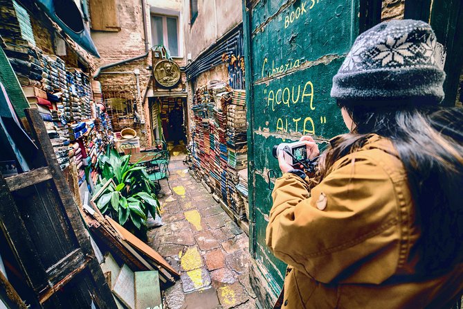 Byzantine Venice Walking Tour & Saint Mark's Basilica - What can go wrong: crowds, audio, pace, and occasional schedule chaos