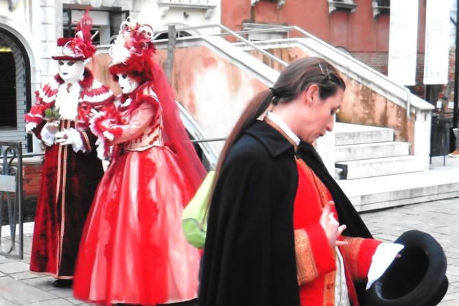 Carnival & Casanova Secrets, Theatrical Walking Show - Meet the Codega, Venice’s Lantern Guide