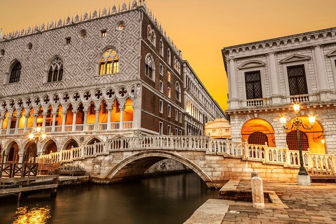 Carnival Treasure Hunt & Mask Painting Workshop - Campo Manin and Campo Santo Stefano, Plus the Bridge and Fishing Links