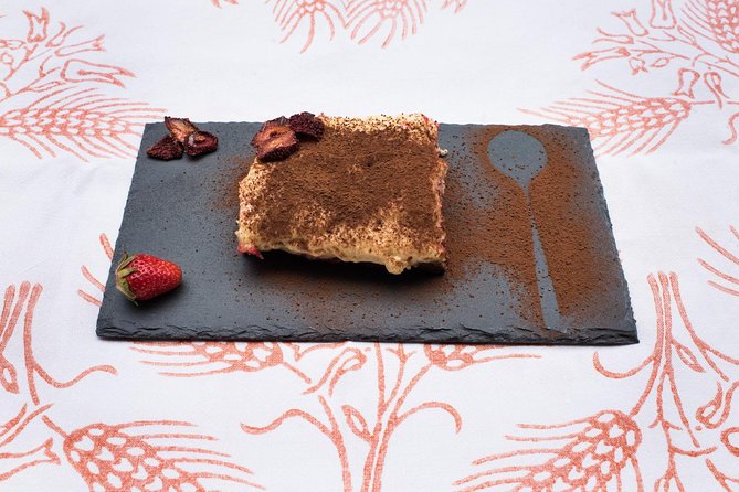 Cesarine: Small Group Pizza and Tiramisu Class in Venice - Who should book, and who should think twice