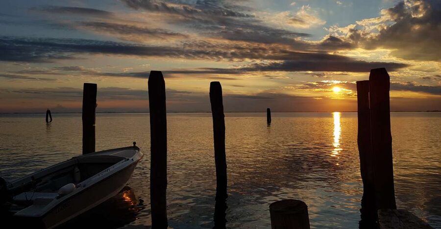 Chioggia: Sunset boat Tour in the Venetian Lagoon - Golden Hour Photo Stops in the Venetian Lagoon