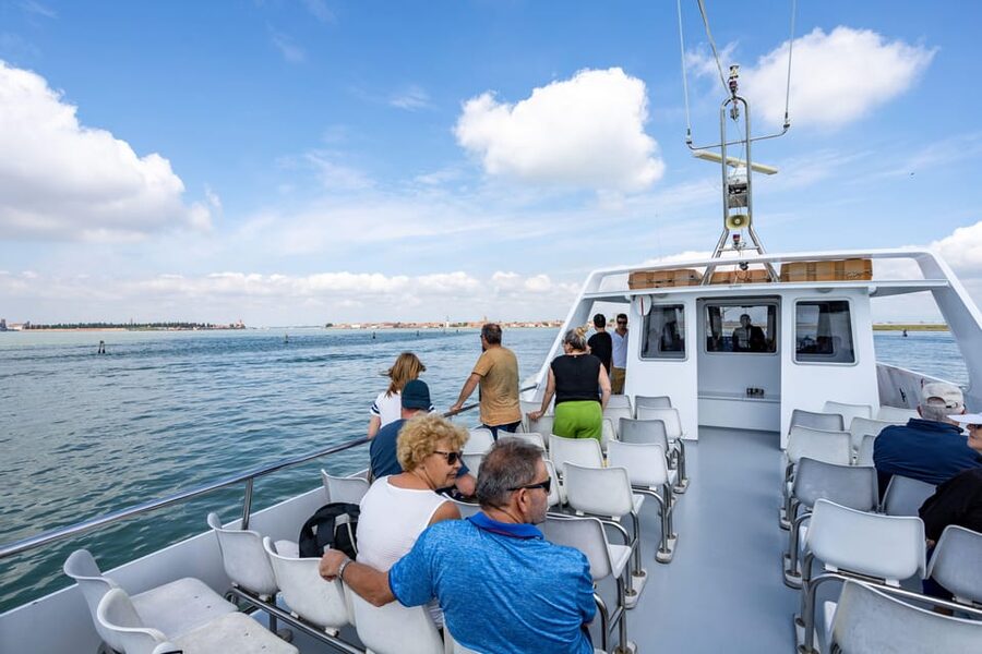 Chioggia-Venice: Day&Night Boat Transfer Round-Trip or 1-Way - Choosing Your Best Departure: Day, One-Way, or Venice by Night