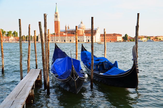 Classic 30-Minute Gondola Ride in Venice - The Ride Itself: A 25 to 30 Minute Route Built Around Venice’s Biggest Waterway