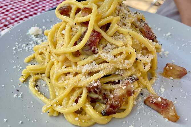 Cooking Class with Chef Francesco and Live Music in Venice - Should You Book It?