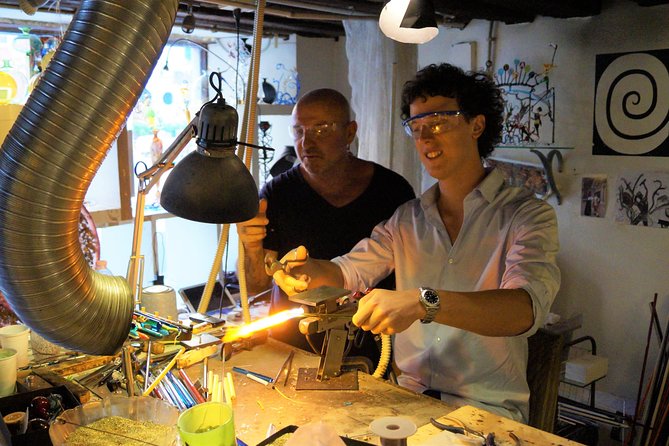 Create your Glass Artwork: Private Lesson with Local Artisan in Venice - The master demonstration after you build your piece