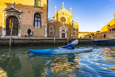 Cultural Kayak Tour: Discovering the City’s Canals
