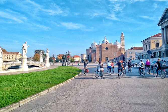 DA Venezia : Experience Padua like a local - Palazzo della Ragione and Il Salone: A Medieval Building With a Modern Market Role