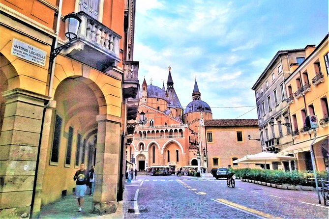 DA Venezia : Experience Padua like a local - Piazza della Frutta and Piazza delle Erbe: Where Padua’s Trade Still Shows