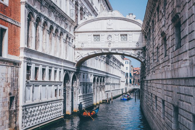 Discover Venice’s most Photogenic Spots with a Local - Main Piazza Moments and the Porta della Carta Side Stop