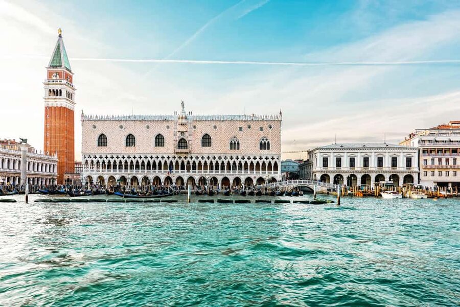 Doge's Palace, Bridge of Sighs & Prison Skip-the-Line Tour - Accessibility and Who Should Skip This Format