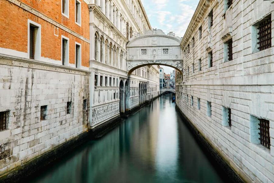Doge's Palace, Bridge of Sighs & Prison Skip-the-Line Tour - Doge’s Palace Fast-Track Entry: How to Think About the 1.5 Hours