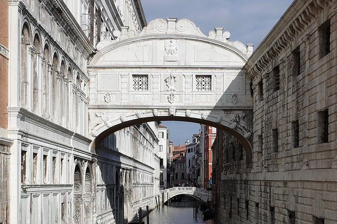 Doge's Palace Guided Tour - Meeting at Calle larga de lAscension, and how to stay calm in the busy start