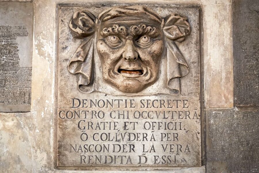 Doge's Palace Skip-the-Line Guided Tour - Bridge of Sighs and the Prisons, Including the Casanova Thread