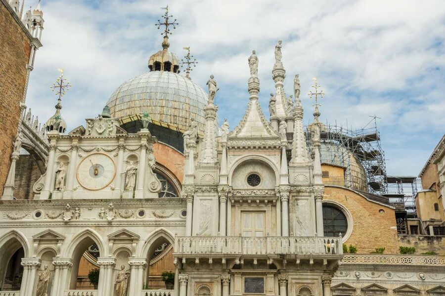 Doge's Palace Skip-the-Line Guided Tour - Doge’s Lavish Apartments, Courtyards, and the Art You Should Look For