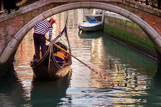 Enchanting Venice: Private Gondola Experience - On Board Experience: Traditional Comfort Without a Built-In Guide
