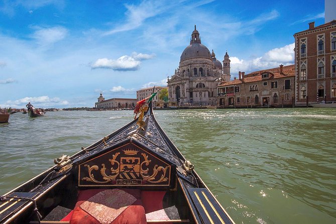 Enchanting Venice: Private Gondola Experience - Meeting Point at Traghetto Santa Maria del Giglio: How to Show Up Smoothly