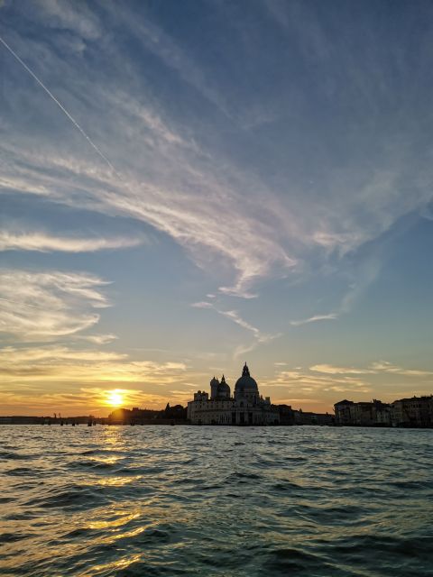 Evening Walking Tour with optional motorboat Ride - Key Things to Know Before You Go