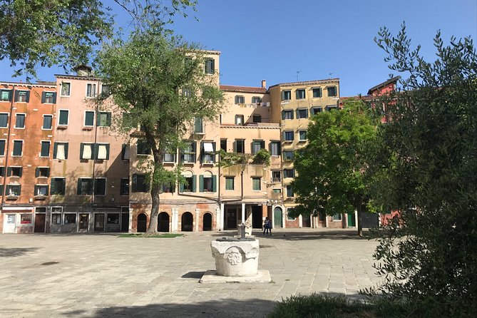 Exclusive Private Venice Jewish Ghetto Tour - Food and drink: Jewish cake, wine, and the best kind of ending