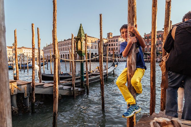 Family Friendly Venice Private City Tour - Libreria Acqua Alta: Books, Cats, and Photo-Friendly Oddball Fun