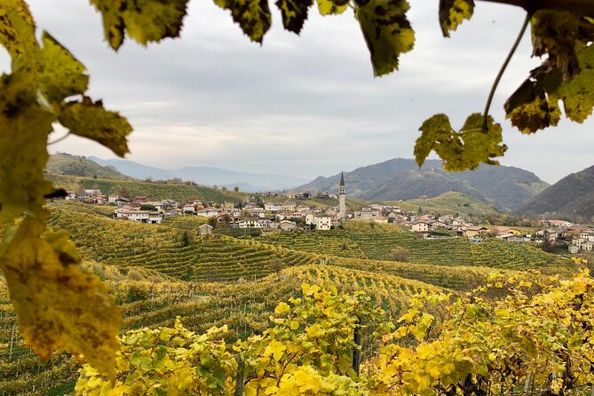 Food and Wine Tour on the Prosecco Hills from Venice - Vittorio Veneto and the return to Venice: closing out the day cleanly