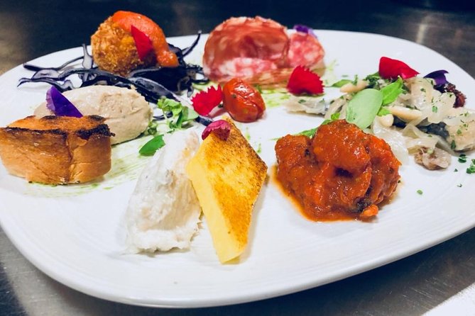 Four-course Food & Wine Pairing Elegant Dinner in Venice - Meet at Ristorante La Caravella, Then Start With an Aperitif