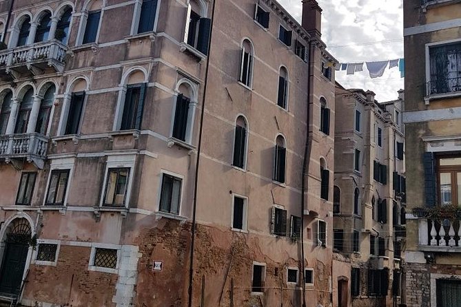 Friendinvenice Cannaregio &Jewish Heritage- private tour - Stop 2: Ghetto Ebraico, the 1516 decree, getti, and rules that shaped lives