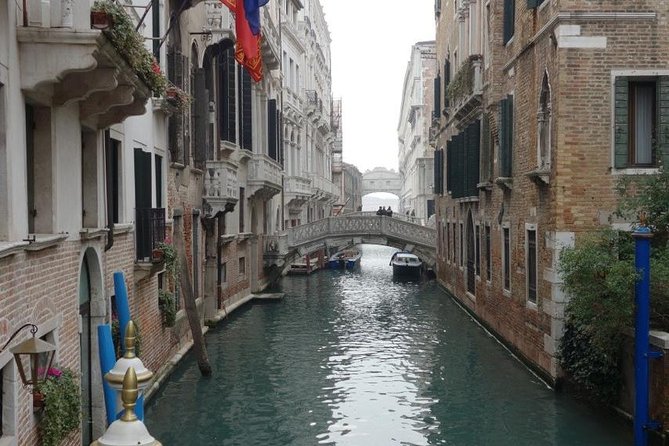 Friendinvenice Early Morning Venice Private Tour - Walking Up Toward the Grand Canal at a Different Tempo