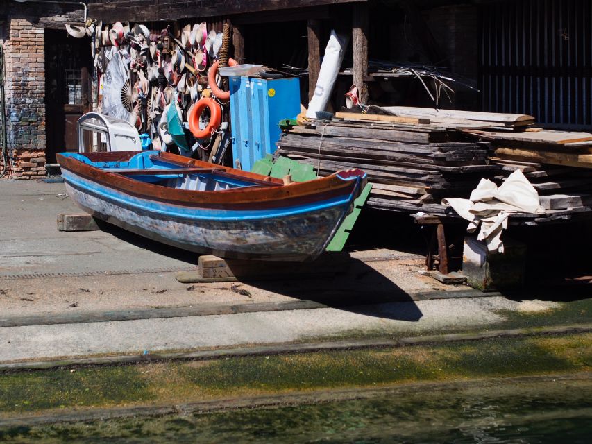 From Lake Garda: Full-Day Guided Group Tour of Venice - Private boat and Giudecca Canal views: why the water transfer is a big deal