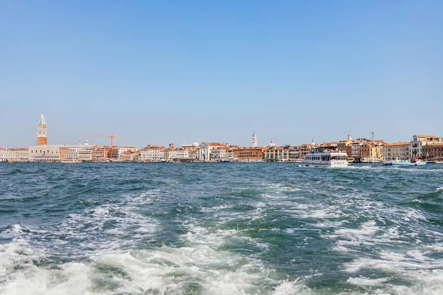 From Venice: Murano & Burano Guided Tour by Private Boat - How the private boat outing is paced from Venice