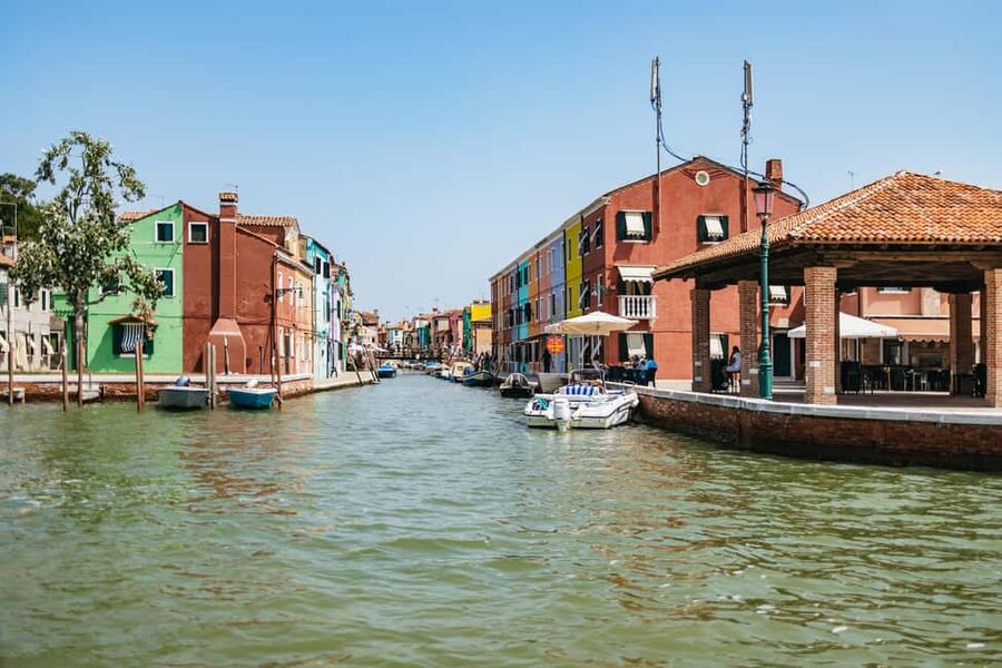 From Venice: Murano & Burano Guided Tour by Private Boat - Murano free time: what to do with the island streets