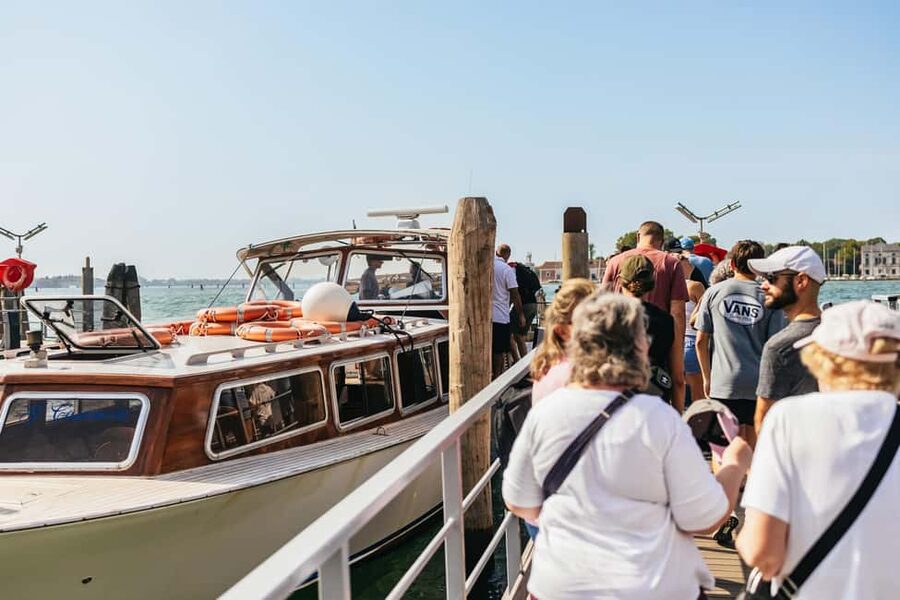 From Venice: Murano & Burano Guided Tour by Private Boat - Burano free time: houses, walking loops, and snacks