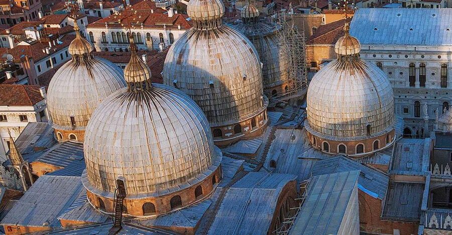 Full Venice Walking Tour: Doge's Palace and St. Mark's - Why this Venice walking tour connects Doge’s Palace with real street life