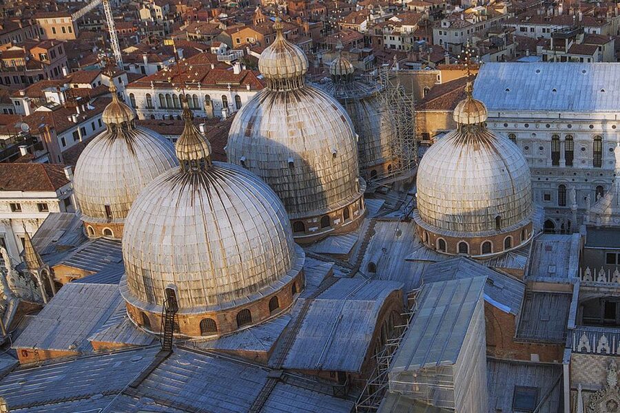 Full Venice Walking Tour: Doge's Palace and St. Mark's - Starting in Piazza San Marco: the orientation that makes the rest click