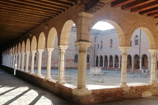 Giudecca Island Discovery Tour - Molino Stucky at Hilton: the Neo-Gothic flour mill that became a hotel