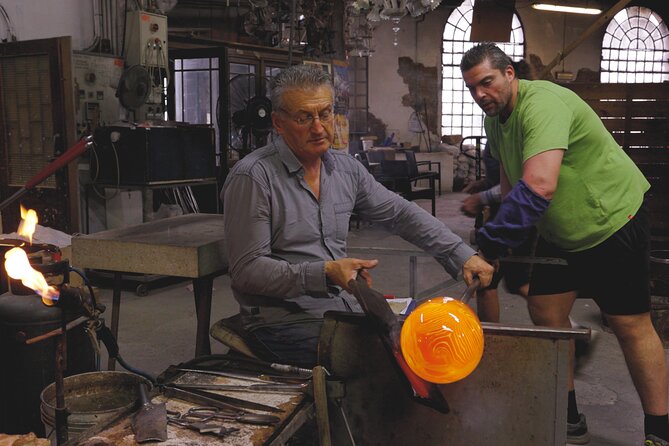 Glass Blowing Experience with Glass Master - What you actually do: watch first, then your short blow