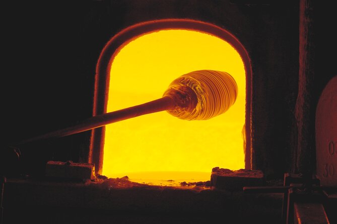 Glass Blowing Live Demo, Showroom visit and Artistic Glass gift! - Group Size and Your Experience of Space