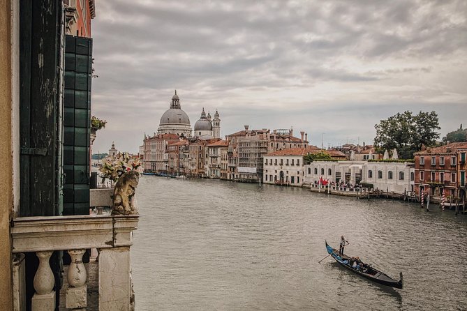 Gondola Ride and Aperitif in a Venetian Palace - Why this gondola plus palace aperitivo feels like the right Venice combo