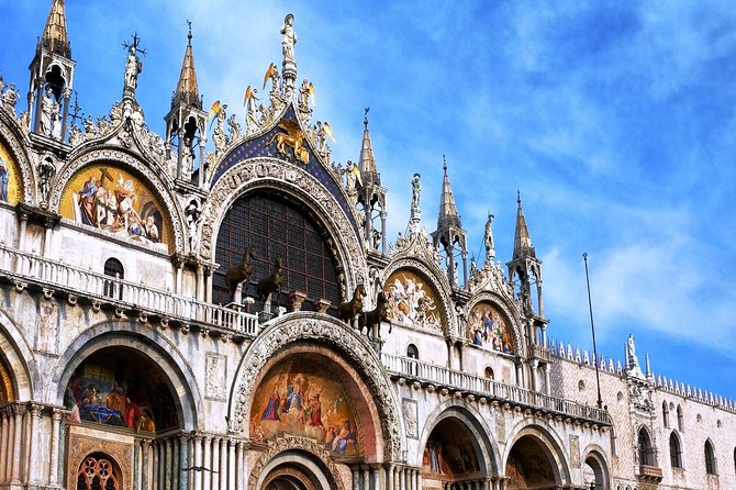 Gondola Ride and St Mark's Basilica Tour - St Mark’s Basilica first, then the canals, with a real schedule